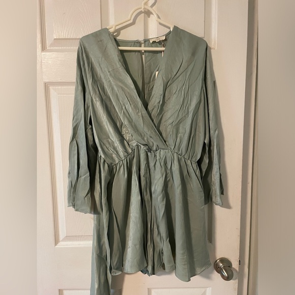 NWT Entro Sage Green Romper - Picture 3 of 9